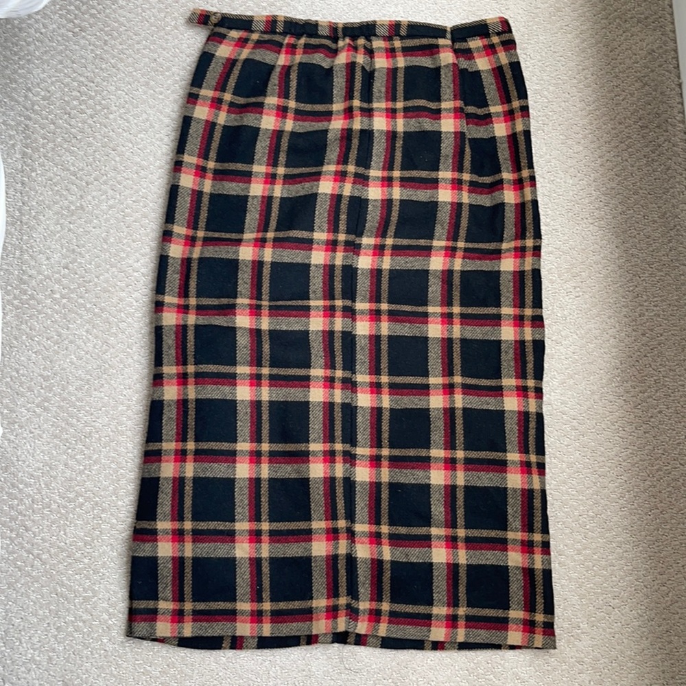 Plaid skirt!
